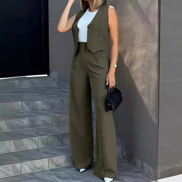Chic Boss Look – Sleeveless Suit Set